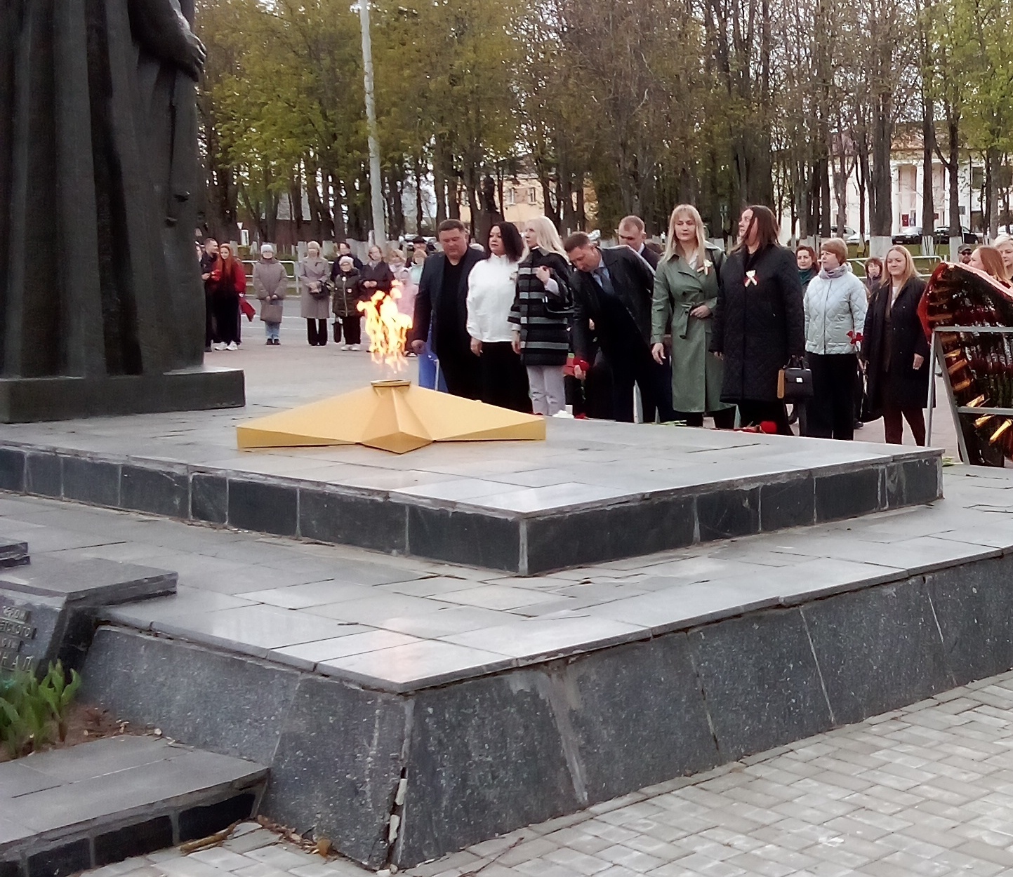 Возложение цветов к Мемориалу воинской славы