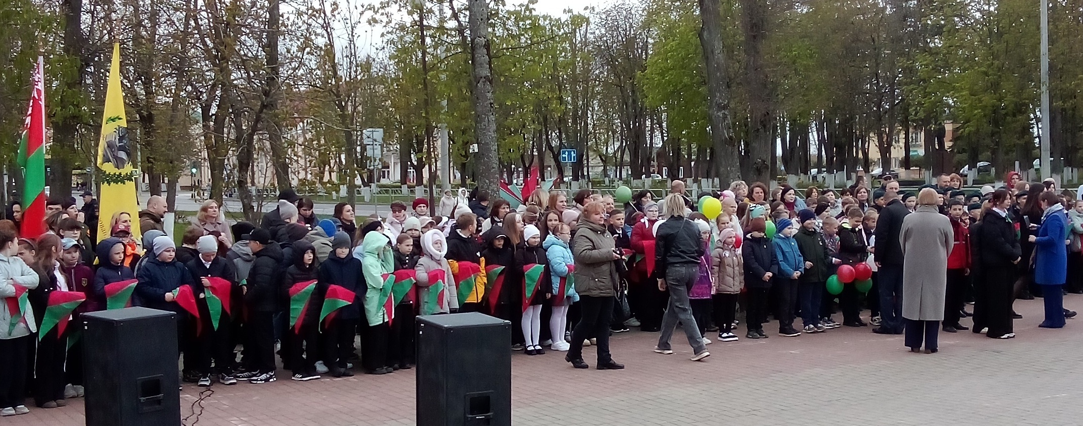 Вручение значков октябрятам