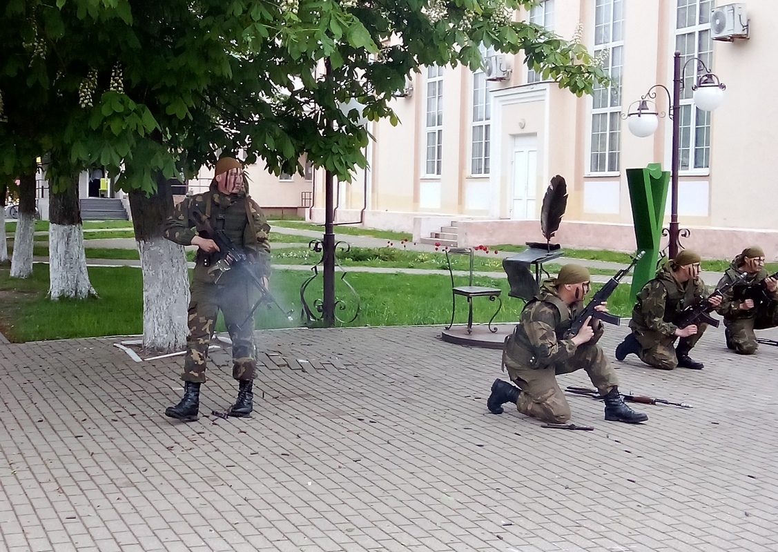 Выступление воинов 120-й отдельной гвардейской механизированной Рогачевской Краснознаменной бригады
