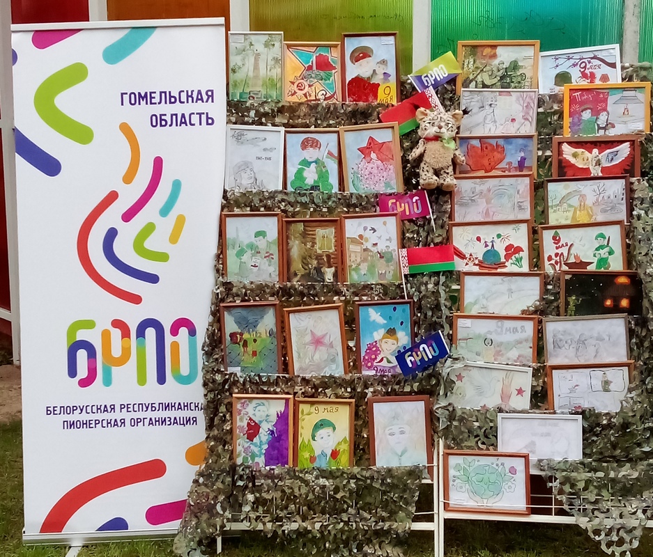 Картины в основном военной тематики