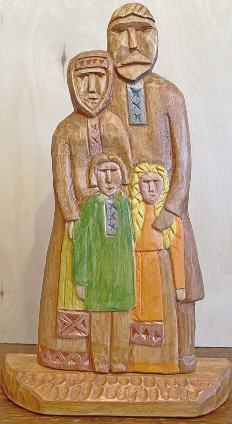 Статуэтка семья